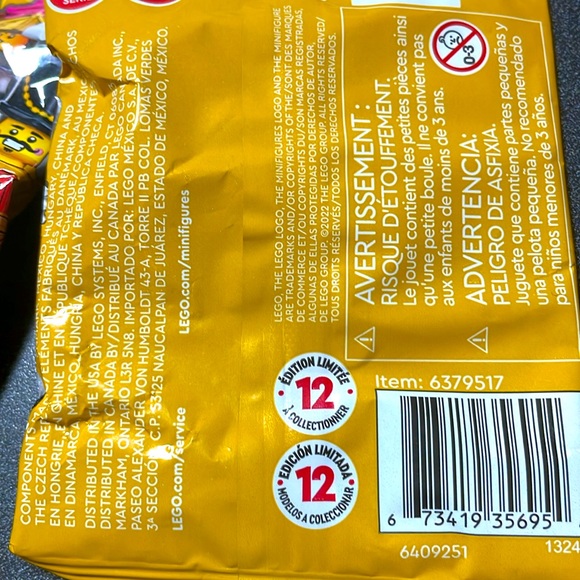 Lego Series 23 Ferry Captain - Picture 6 of 7